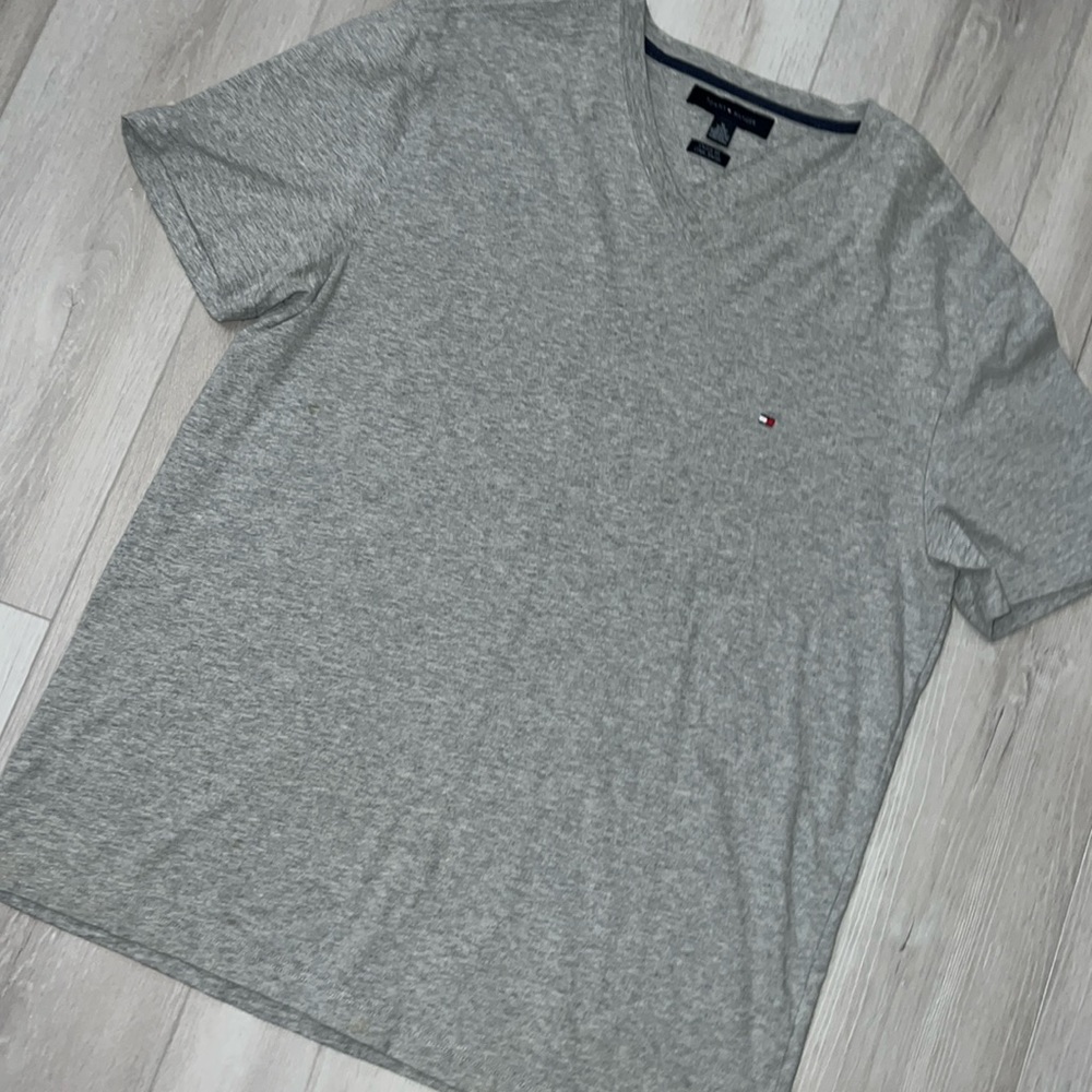 EUC Tommy Hilfiger Tee